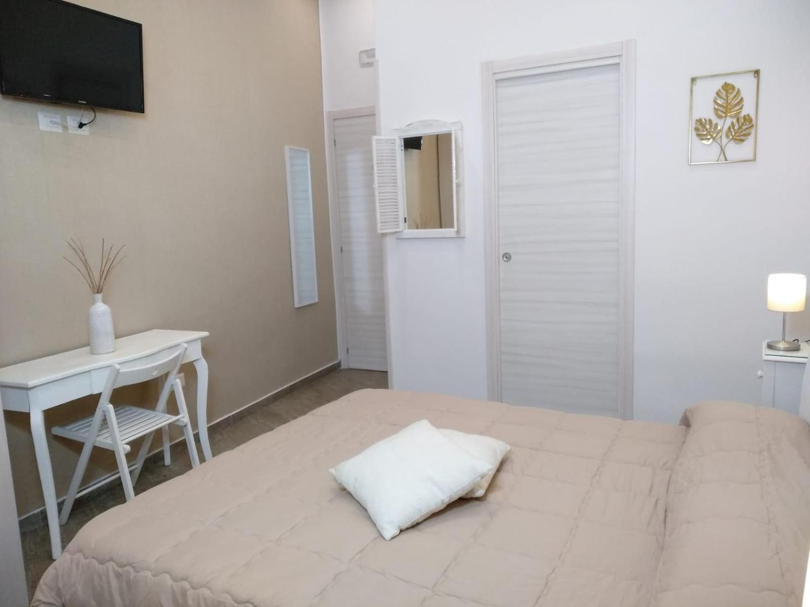 B&B Da Ary Colorful Rooms Naples Exterior photo